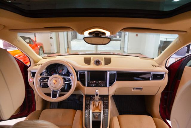 2015 Porsche  Macan S 