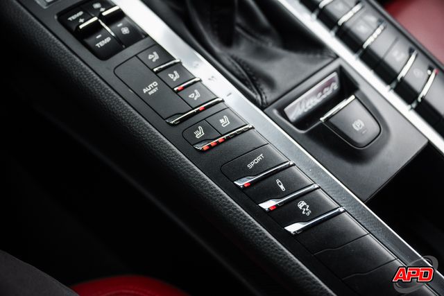 2015 Porsche Macan Turbo 2015 Porsche Macan Turbo