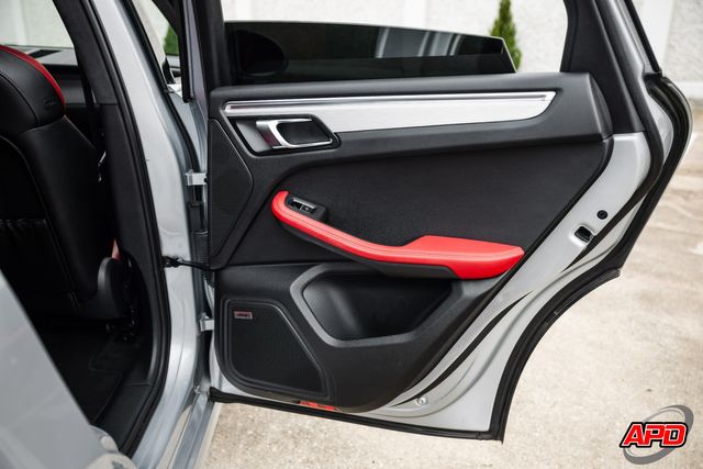 2015 Porsche Macan Turbo 2015 Porsche Macan Turbo