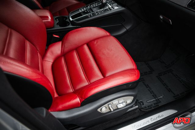 2015 Porsche Macan Turbo 2015 Porsche Macan Turbo