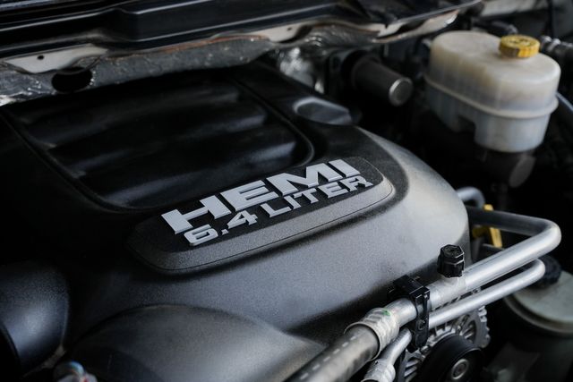 2015 Ram 3500 Tradesman CREW CAB SRW 4X4 / CLEAN CARFAX | Austin, TX | Rocky Mountain Truck Stop Austin