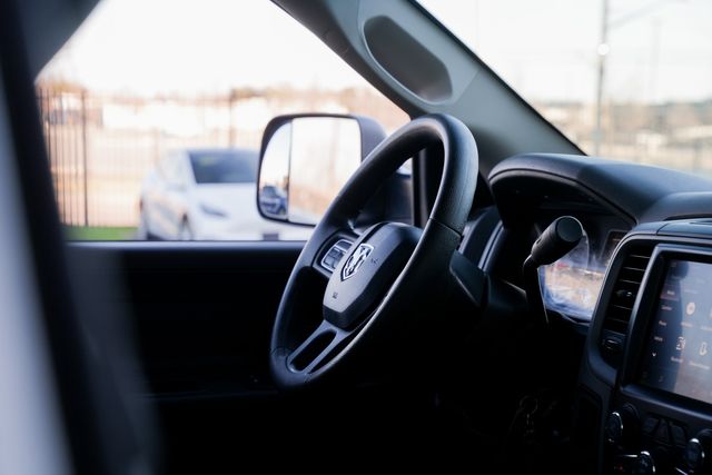 2015 Ram 3500 Tradesman CREW CAB SRW 4X4 / CLEAN CARFAX | Austin, TX | Rocky Mountain Truck Stop Austin