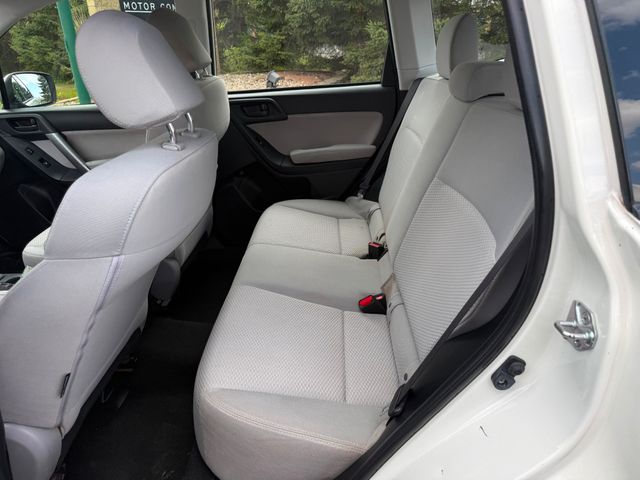 2015 Subaru Forester 2.5i