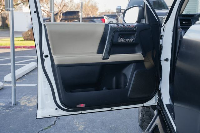 2015 Toyota 4Runner SR5 W/ UPGRADES / CLEAN CARFAX | Austin, TX | Rocky Mountain Truck Stop Austin