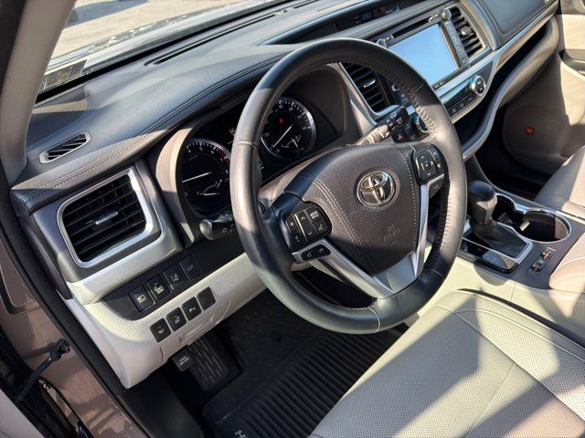 2015 Toyota Highlander Limited