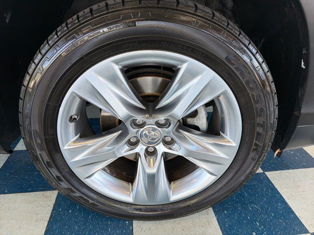 2015 Toyota Highlander Limited | Rome, GA | Knight's Car Store 2015 Toyota Highlander Limited | Rome, GA | Knight's Car Store
