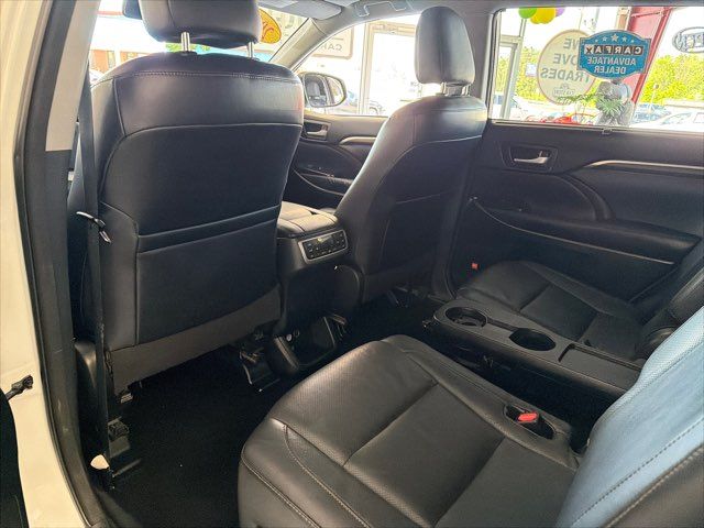 2015 Toyota Highlander Limited | Rome, GA | Knight's Car Store 2015 Toyota Highlander Limited | Rome, GA | Knight's Car Store