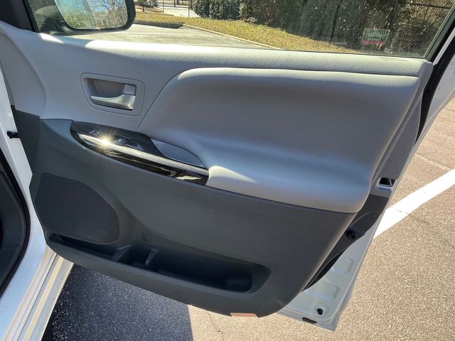 2015 Toyota Sienna XLE Premium 8-Passenger | Atlanta, Georgia | Anything Automotive 2015 Toyota Sienna XLE Premium 8-Passenger | Atlanta, Georgia | Anything Automotive