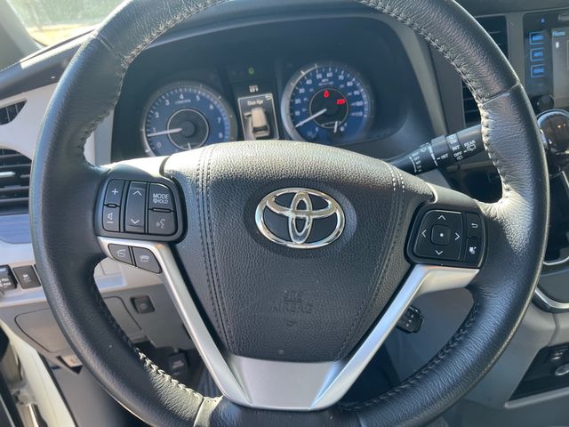 2015 Toyota Sienna XLE Premium 8-Passenger | Atlanta, Georgia | Anything Automotive