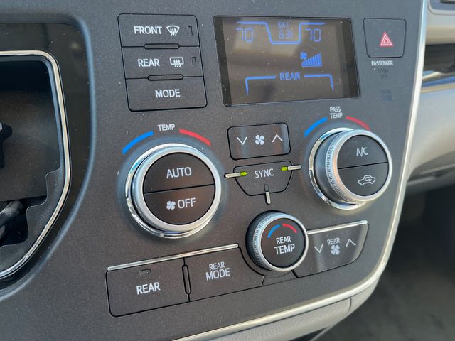 2015 Toyota Sienna XLE Premium 8-Passenger | Atlanta, Georgia | Anything Automotive