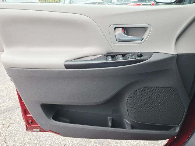 2015 Toyota Sienna LE 8-Passenger | Ellisville, MO | AutoPort 2015 Toyota Sienna LE 8-Passenger | Ellisville, MO | AutoPort