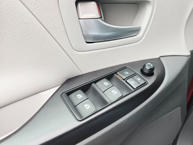 2015 Toyota Sienna LE 8-Passenger | Ellisville, MO | AutoPort 2015 Toyota Sienna LE 8-Passenger | Ellisville, MO | AutoPort