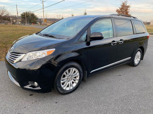 2015 Toyota Sienna XLE Premium 8-Passenger | Ephrata, PA | Pine Tree Motors
