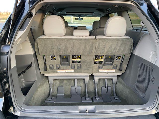 2015 Toyota Sienna XLE Premium 8-Passenger | Ephrata, PA | Pine Tree Motors 2015 Toyota Sienna XLE Premium 8-Passenger | Ephrata, PA | Pine Tree Motors