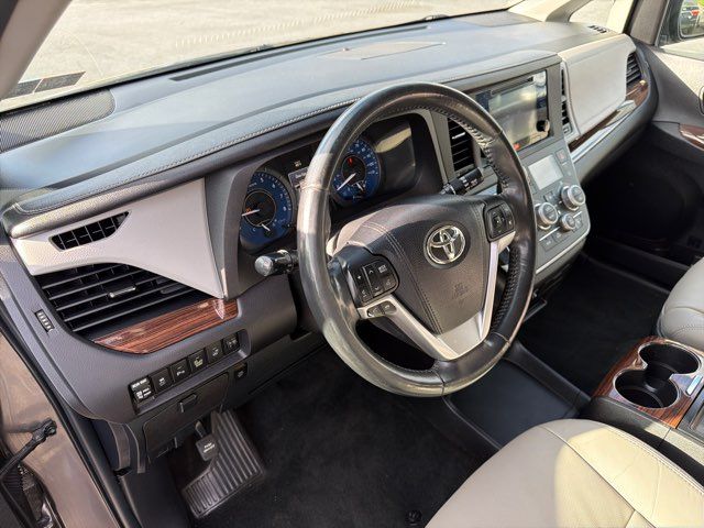 2015 Toyota Sienna XLE Premium 7-Passenger
