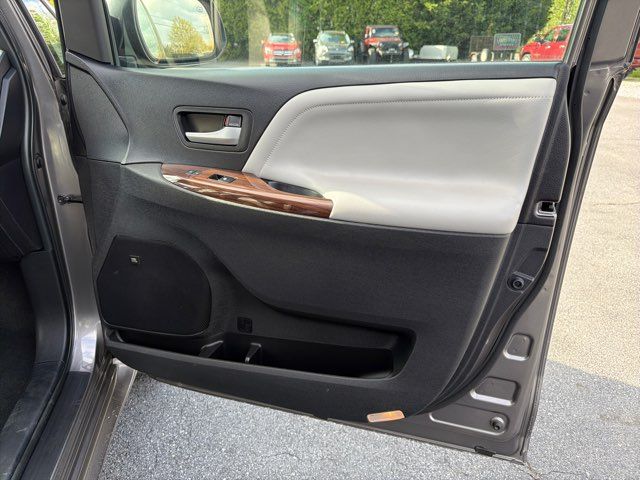 2015 Toyota Sienna XLE Premium 7-Passenger