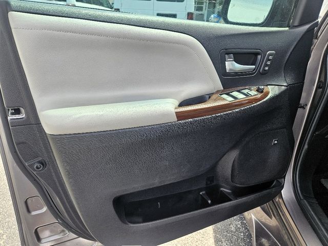 2015 Toyota Sienna Limited Wheelchair Van Handicap Ramp Van