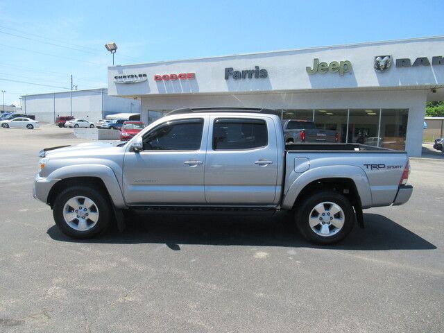 2015 Toyota Tacoma 4WD Double Cab V6 AT