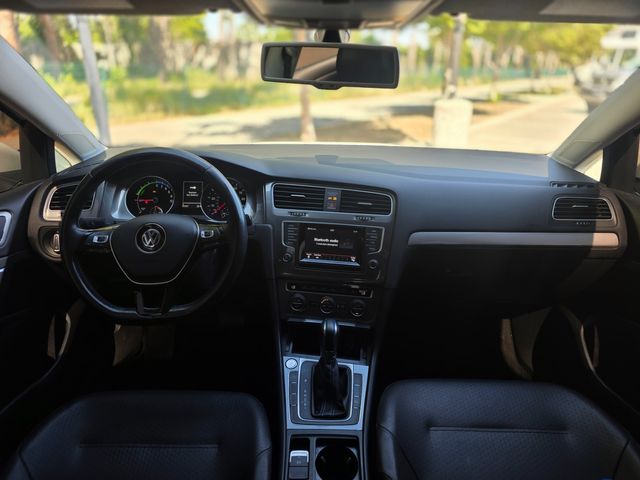 2015 Volkswagen e-Golf SEL Premium 2015 Volkswagen e-Golf SEL Premium