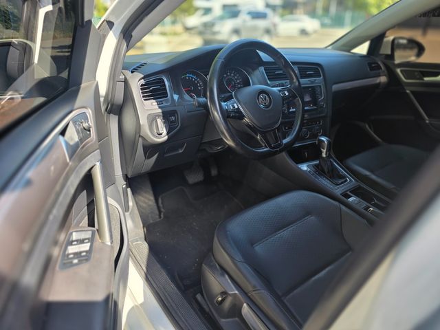 2015 Volkswagen e-Golf SEL Premium 2015 Volkswagen e-Golf SEL Premium