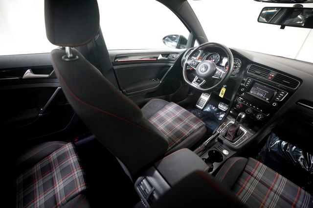 2015 Volkswagen Golf GTI S | Burbank, California | MDK International 2015 Volkswagen Golf GTI S | Burbank, California | MDK International