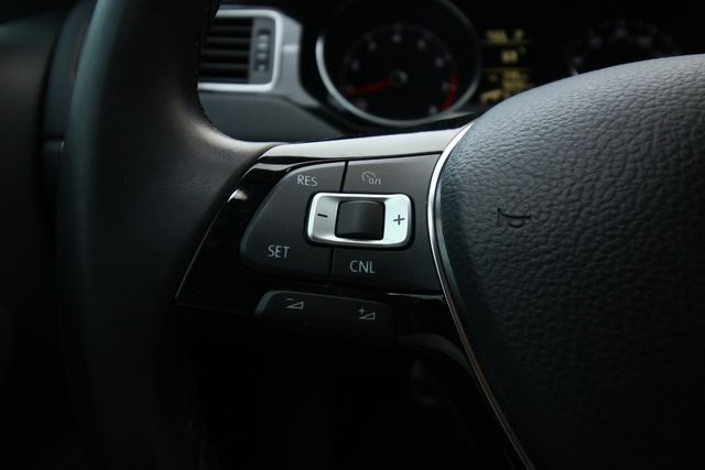 2015 Volkswagen Jetta SEL | San Antonio, TX | R&L Certified Auto Group 2015 Volkswagen Jetta SEL | San Antonio, TX | R&L Certified Auto Group