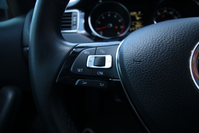 2015 Volkswagen Jetta SEL | San Antonio, TX | R&L Certified Auto Group 2015 Volkswagen Jetta SEL | San Antonio, TX | R&L Certified Auto Group