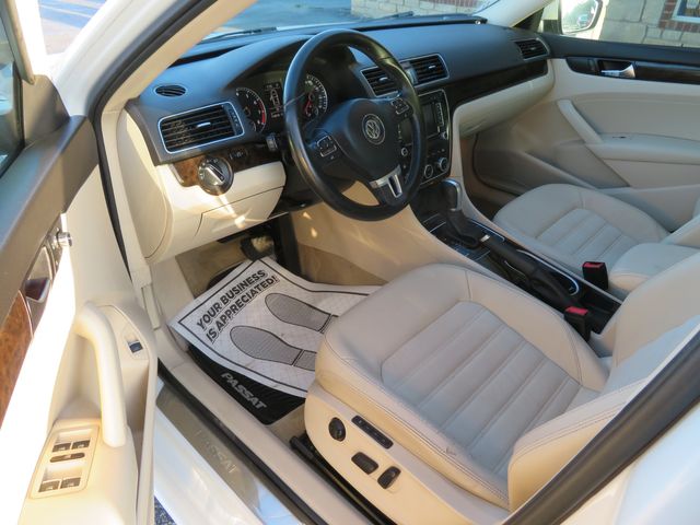 2015 Volkswagen Passat 3.6L V6 SEL Premium