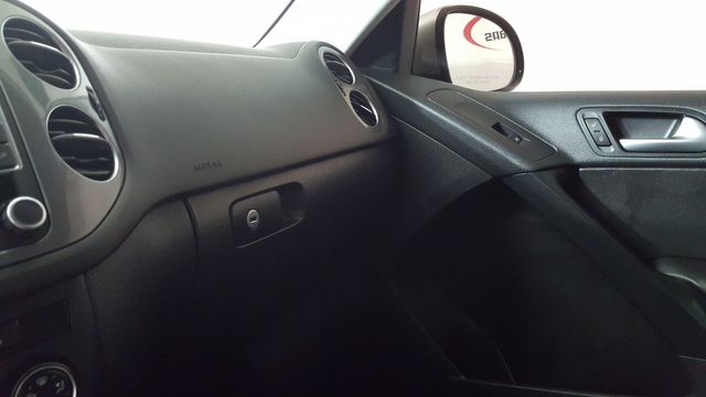 2015 Volkswagen Tiguan SE | Carrollton, TX | Legend Motorcars of Carrollton 2015 Volkswagen Tiguan SE | Carrollton, TX | Legend Motorcars of Carrollton