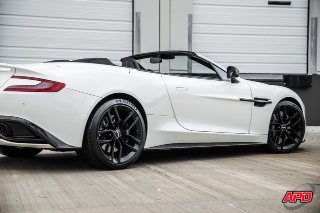 2016 Aston Martin Vanquish Carbon Edition Volante 2016 Aston Martin Vanquish Carbon Edition Volante