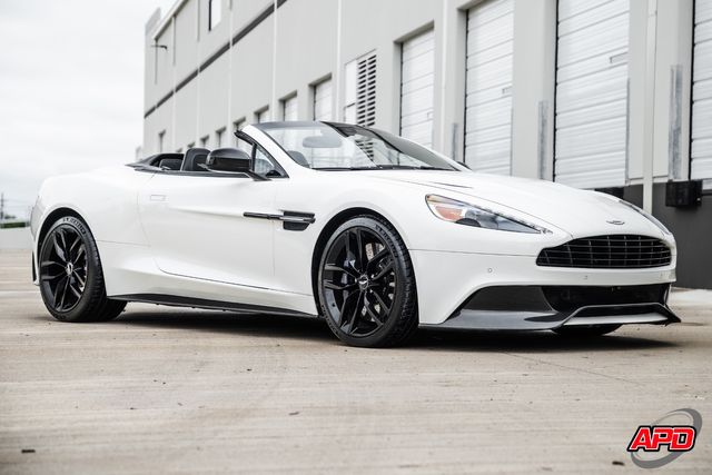 2016 Aston Martin Vanquish Carbon Edition Volante 2016 Aston Martin Vanquish Carbon Edition Volante