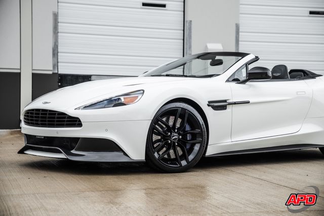 2016 Aston Martin Vanquish Carbon Edition Volante 2016 Aston Martin Vanquish Carbon Edition Volante