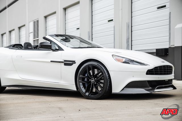 2016 Aston Martin Vanquish Carbon Edition Volante 2016 Aston Martin Vanquish Carbon Edition Volante