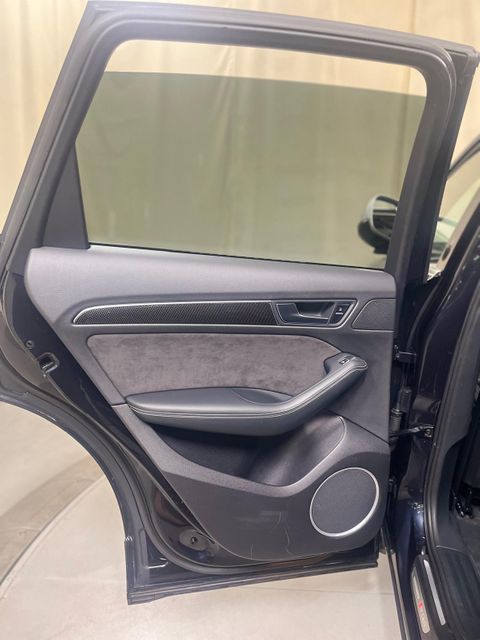 2016 Audi SQ5 3.0T quattro Premium Plus | Burbank, California | MDK International 2016 Audi SQ5 3.0T quattro Premium Plus | Burbank, California | MDK International