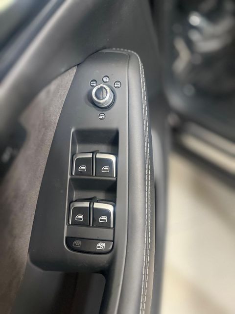 2016 Audi SQ5 3.0T quattro Premium Plus | Burbank, California | MDK International 2016 Audi SQ5 3.0T quattro Premium Plus | Burbank, California | MDK International