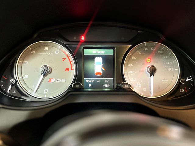 2016 Audi SQ5 3.0T quattro Premium Plus | Burbank, California | MDK International 2016 Audi SQ5 3.0T quattro Premium Plus | Burbank, California | MDK International