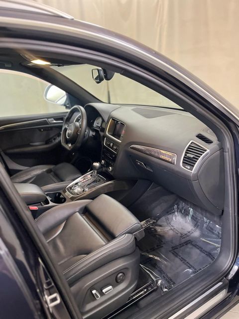 2016 Audi SQ5 3.0T quattro Premium Plus | Burbank, California | MDK International 2016 Audi SQ5 3.0T quattro Premium Plus | Burbank, California | MDK International