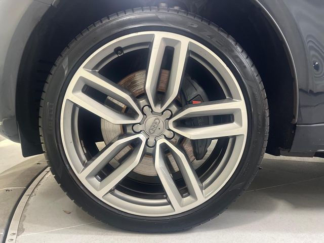 2016 Audi SQ5 3.0T quattro Premium Plus | Burbank, California | MDK International 2016 Audi SQ5 3.0T quattro Premium Plus | Burbank, California | MDK International