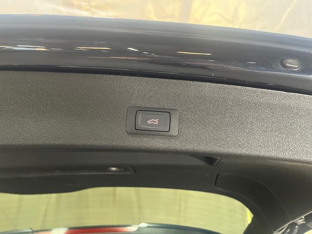 2016 Audi SQ5 3.0T quattro Premium Plus | Burbank, California | MDK International 2016 Audi SQ5 3.0T quattro Premium Plus | Burbank, California | MDK International