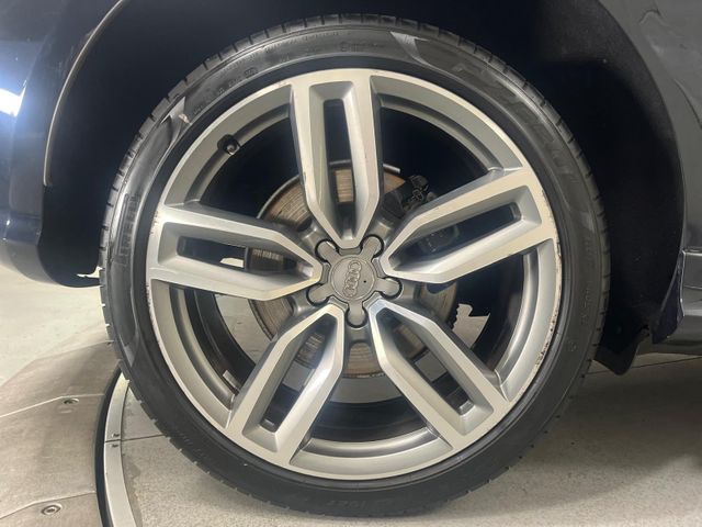 2016 Audi SQ5 3.0T quattro Premium Plus | Burbank, California | MDK International 2016 Audi SQ5 3.0T quattro Premium Plus | Burbank, California | MDK International