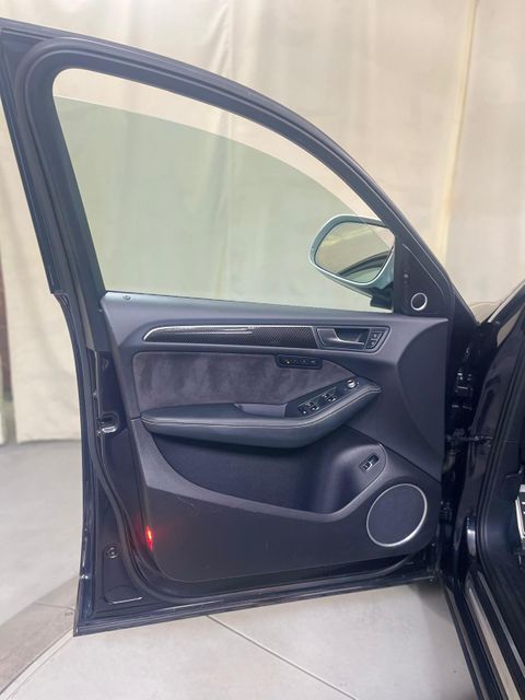 2016 Audi SQ5 3.0T quattro Premium Plus | Burbank, California | MDK International 2016 Audi SQ5 3.0T quattro Premium Plus | Burbank, California | MDK International