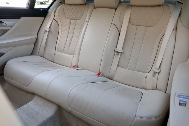 2016 BMW 7 Series 740i * Executive Pk * Driver Assist II * Pano Roof