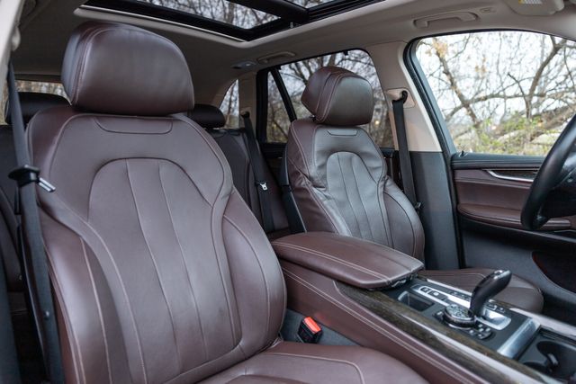 2016 BMW X5 xDrive50i w/ Heated & Cooled Seats, Blind Spot, Head-Up Display 2016 BMW X5 xDrive50i w/ Heated & Cooled Seats, Blind Spot, Head-Up Display