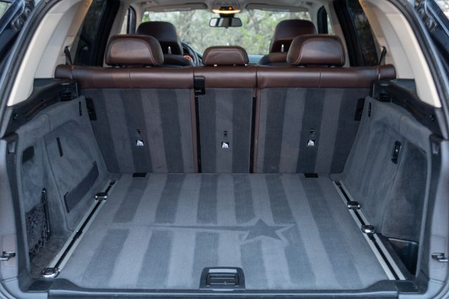 2016 BMW X5 xDrive50i w/ Heated & Cooled Seats, Blind Spot, Head-Up Display 2016 BMW X5 xDrive50i w/ Heated & Cooled Seats, Blind Spot, Head-Up Display