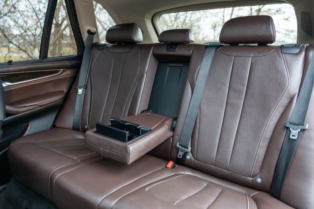 2016 BMW X5 xDrive50i w/ Heated &amp; Cooled Seats, Blind Spot, Head-Up Display