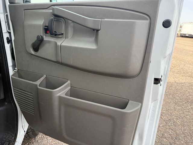 2016 Chevrolet EXPRESS G3500 Liftgate 14FT BOX V8 | Canton, Ohio | Ohio Auto Warehouse LLC 2016 Chevrolet EXPRESS G3500 Liftgate 14FT BOX V8 | Canton, Ohio | Ohio Auto Warehouse LLC