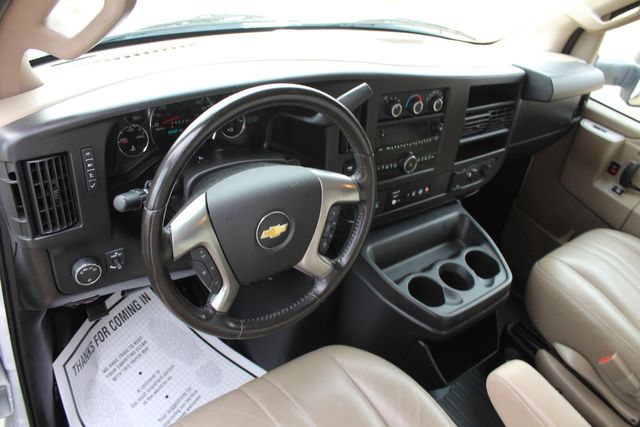 2016 Chevrolet Express 3500 | Roscoe, IL | Autoland Outlets