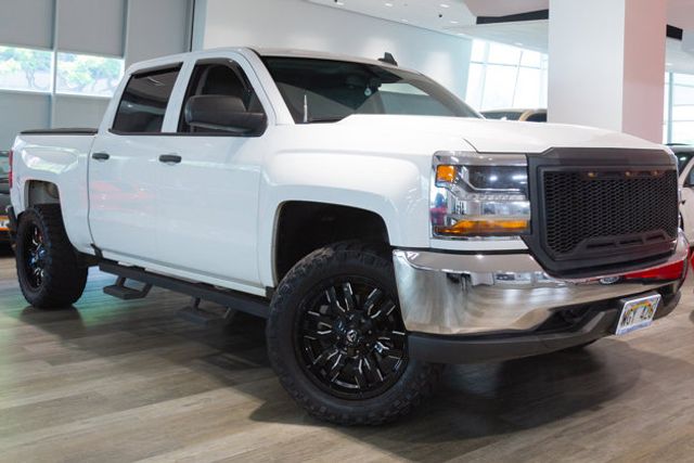 2016 Chevrolet Silverado 4WD CREW Cab Lifted 3
