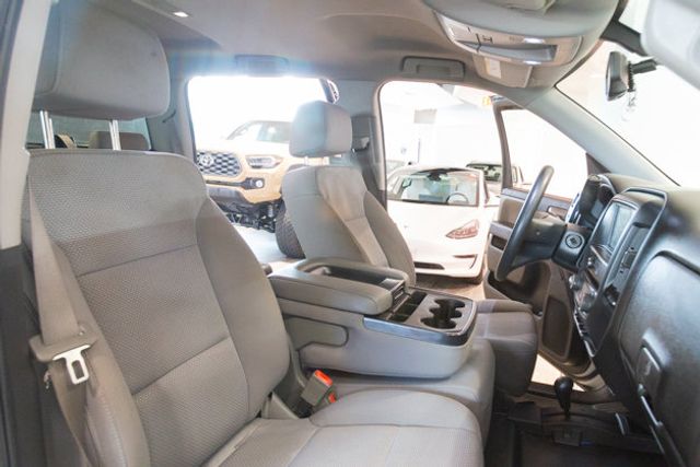 2016 Chevrolet Silverado 4WD CREW Cab Lifted 3"