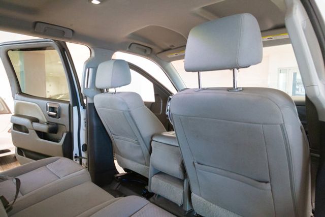 2016 Chevrolet Silverado 4WD CREW Cab Lifted 3"